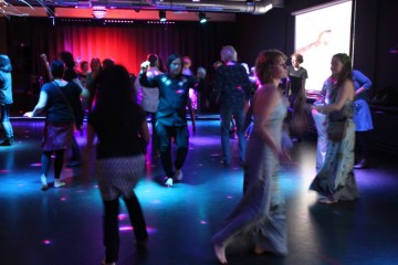 Dansen op blote voeten Dancing barefoot